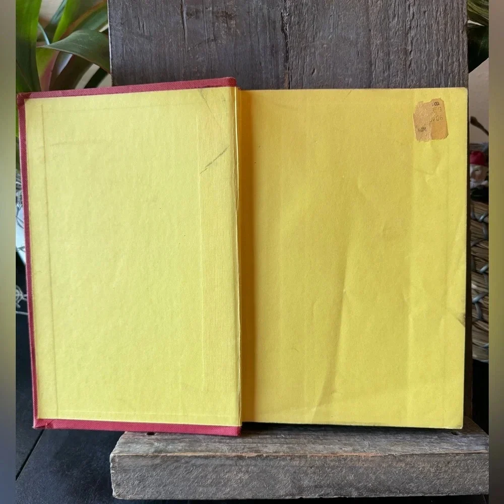 VINTAGE Treasure Island Children’s Hardback Book